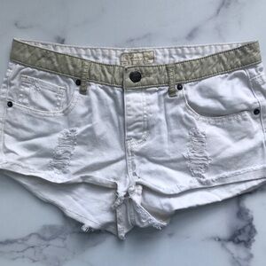 Vintage Havana White Denim Distressed Patched Pocket Raw Hem Shorts Size 29